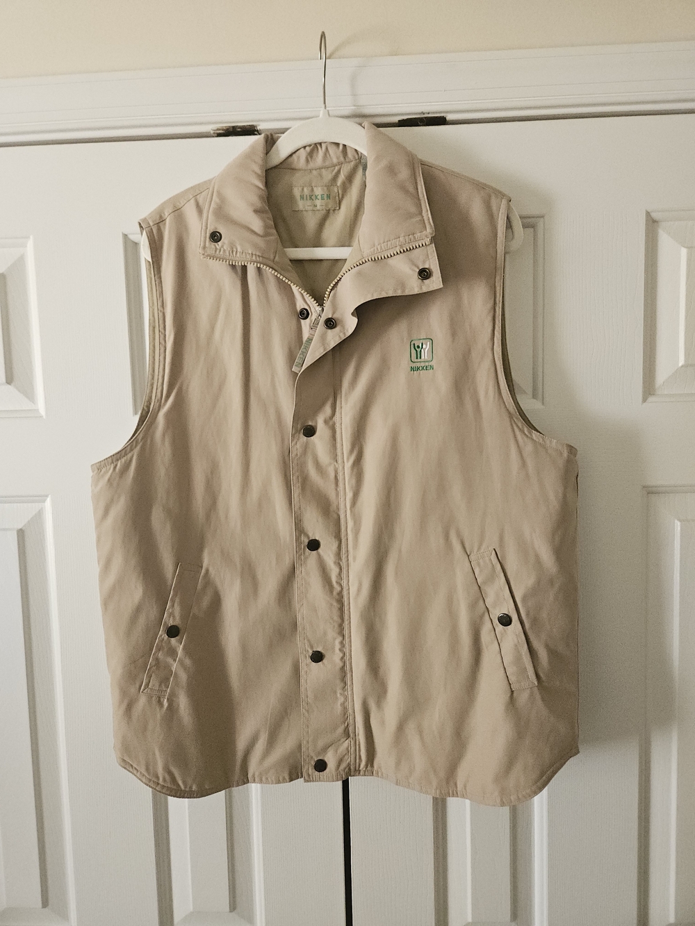 Nikken Insulated Vest Men's M Beige Full Zip Snap Front Stand-Up Collar